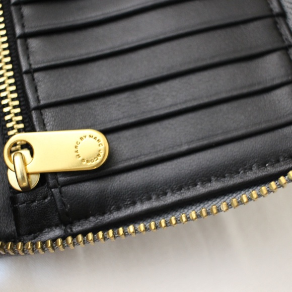 Marc by Marc Jacobs Liegero Wingman Wristlet - Picture 7 of 8